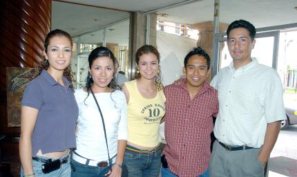 21052006 
Melva Mendoza, Amelia Córdova, Raquel Mendoza, Enrique Silva y Fernando Castor