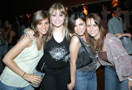 24052006
Laura de la Parra de Baca, Regina Ortiz, Margarita Nahle y Sofía Zarzar de Kuri.