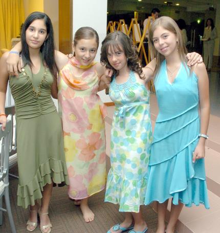 28052006 
Gaby Espinoza, Martha Castrellón, Dany Torres y Ana Karen Aguirre.