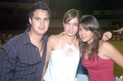 28052006 
Monote García, Analía Díaz y Sandra Rivas.