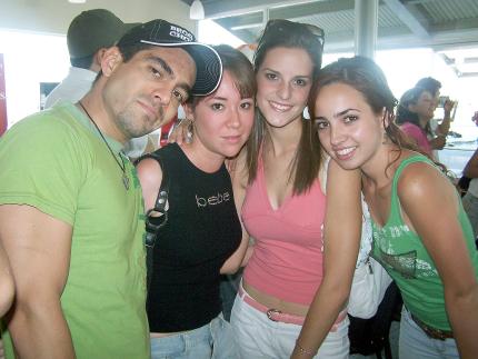 28052006 
Paulina Velasco, Lilia Villa y Fanny Pluin convivieron con Omar Chaparro, en su reciente visita a esta ciudad.