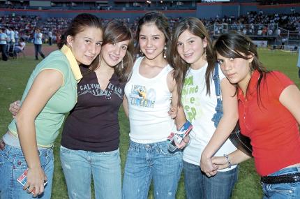 28052006 
Sofía Alonso, Marlene Valencia, Anilú Soto, Valeria Mejía y Susana Alonso.