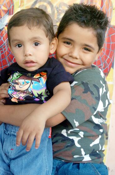 29052006 
Jesús Antonio y Jorge Gabriel Medina Dena.