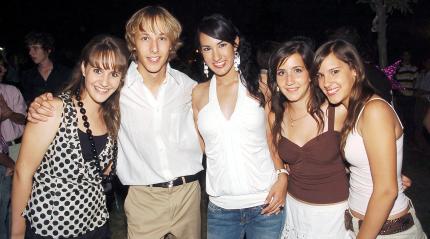 30052006 
Lucía, Beto, Myriam, Yola y Daniela.