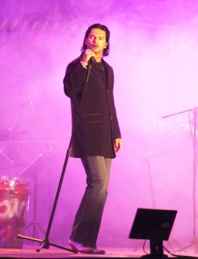 Tenía que vengarse... y lo hizo cantando.