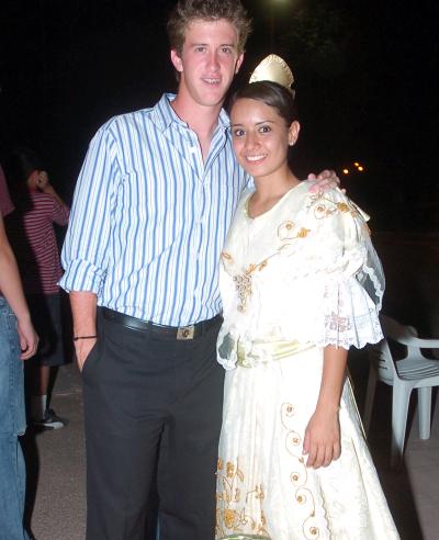 01062006 
Kenneth Bello y Nayeli Fernández.