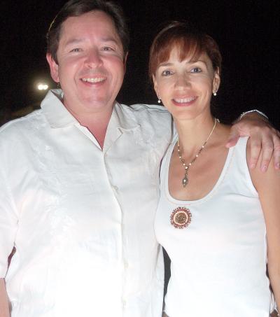 01062006 
Sergio y Ema de la Peña.