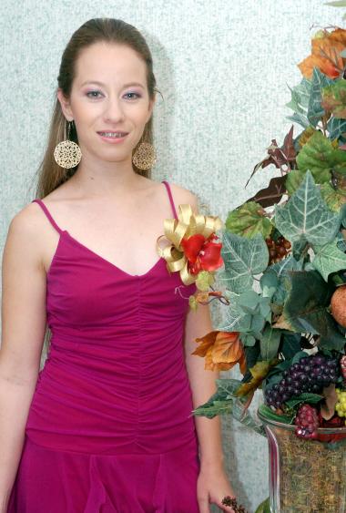 02062006 
Adriana Ramírez Guevara disfrutó de una fiesta de despedida.