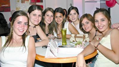 02062006 
Jenny Ganem, Marina Garza, Sofía Martínez, Brenda Lack, Mónica Gallardo y Taly Hernández.