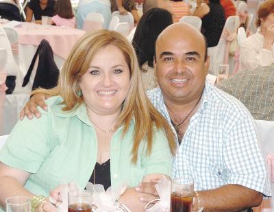 02062006 
Norma y Roberto Domínguez.