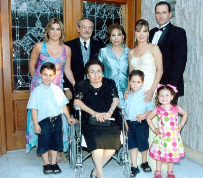 04062006 
Amparo de Villar, Manuel Hinojosa, Amparo de Hinojosa, Marcela Hinojosa, Payo Villar, Selim Yacamán, José Manuel, José Selim y Regina Yacamán.