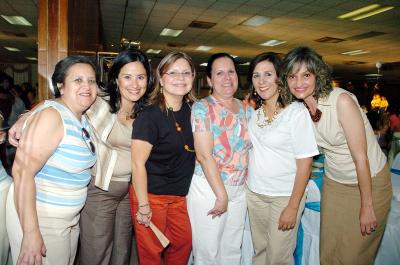 04062006 
Laura de Castañeda, Lucía de Ortiz, Claudia de Márquez, Carmen Caldez, Blanca de Giacomán y Adriana de Marcos.