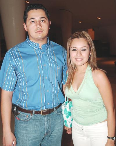 04062006 
Alejandra Castañeda y Javier Lara