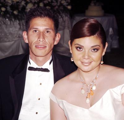 04062006 
Juan López y Flora Elena de López