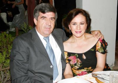 04062006 
Jesús Ávila y Lorena de Ávila