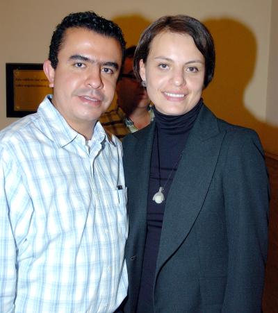 04062006 
Ricardo Pérez y Corina de Pérez.