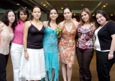 07062006 
Rocío Moreno, Brisa González, Isabel de Rodríguez, Judith Hernández, Corina Siller y Paola Quiñones junto a Ivonne Márquez.