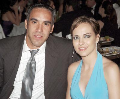 04062006 
Antonio Pérez y Angelina Zambrano