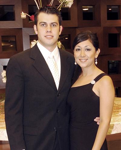 06062006 
Vidal Corral y Gabriela Moreno