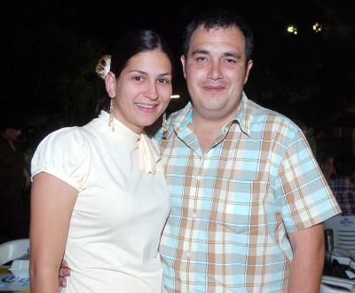 07062006 
Roberto Ibarra y Paty García.