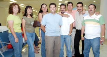 08062006 
Miguel Torres, Francisco Campos, Librado Vargas, Omar Quintero, Minerva Barraza, Marina Esparza, Martha Marines y David Bustamante viajaron al DF.
