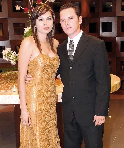 10062006 
Brissa Vázquez y José Luis Ronquillo.