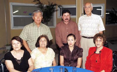11062006 
Guadalupe, Ángeles, Ricardo, Consuelo, Rodolfo y Germán.