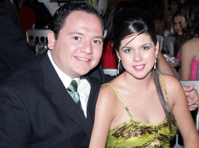 11062006 
Carlos Alberto Manjarrez y Mariana Sánchez de Manjarraez.