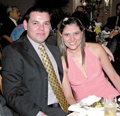 11062006 
Efrén Cázares y Alejandra Martínez.
