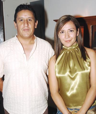 11062006 
Gabriel Gutiérrez y Rosa Elena Gordillo.
