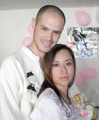 11062006 
José Felipe Paniagua y Nayeli Avendaño Zárate.