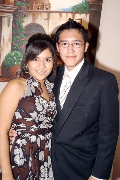 11062006 
Lilian Contreras Cepeda y Jesús Emanuel Cortinas Miranda.