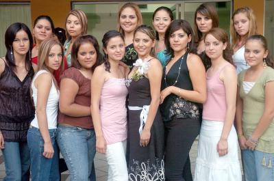 13062006 
Gabriela Ramírez Valdivia recibió numerosas felicitaciones.