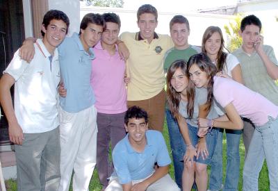 13062006 
Gerardo Medinaveitia Alvarado celebró su cumpleaños.