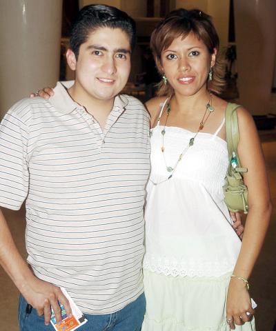 12062006 
Jaime Hurtado y Elda Balderas.