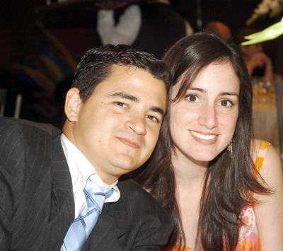 12062006 
Ronaldo y Rosina García-Covarrubias.