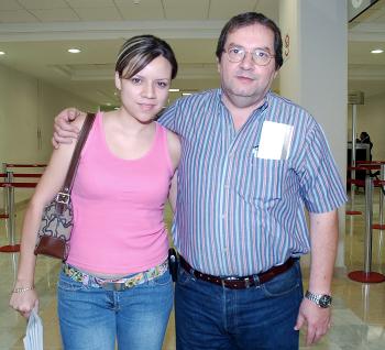 12062006 
Jaime y Marcela Sepúlveda viajaron a la Ciudad de México.
