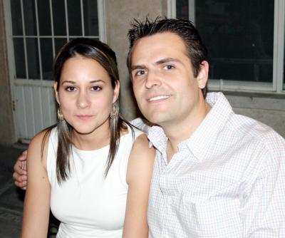14062006 
Mary Tere y Marco Ramírez.
