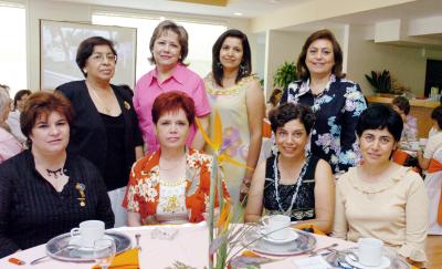 16062006 
Leticia Figueroa, Lupita de González, Laura de Leal, Elvira de Arredondo, Bertha de Ceballos, Paty Reyes, Liliana de González y Velia de Murra.