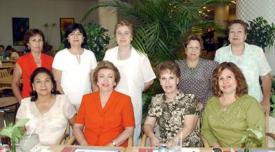 16062006 
Maestra Rosa María en compañía de Marcela de Lugo, Luz Elena de Ramírez, Silvia de Cabada, Edu, Cristina, María Esther, Ludivina Galván y María de los Ángeles Cárdenas.