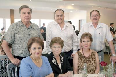 16062006 
Rogelio Gaitán, María Teresa Salcido de Gaitán, Eduardo  Eduardo de la Peña Arriola, Margarita de Gaitán,Eduardo de la Peña Gaitán y Margarita Gaitán Enríquez.