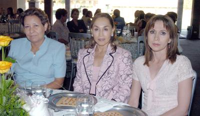 16062006 
Lupita Sujo, Lupita Barrios y Lourdes Cepeda.