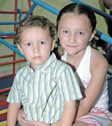 18062006 
Regina y Carlos Alfonso González.