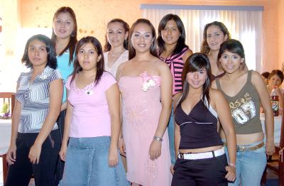 18062006 
Fabiola González Caldera recibió sinceras felicitaciones por su próximo enlace nupcial.
