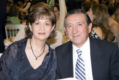 18062006 
Ángela de Lara y Jesús de Lara.