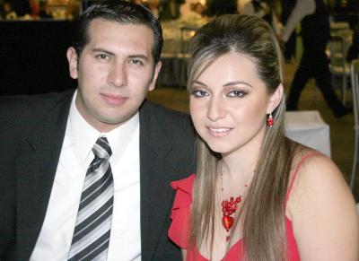 18062006 
Carlos Villanueva y Myrna Hoyos.