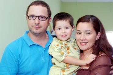 19062006 
Jorge, Silvia y Diego Segura.