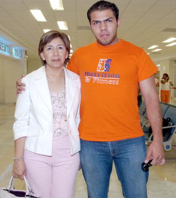 20062006 
Geynar Martínez viajó al DF, fue despedida por Víctor Vázquez.