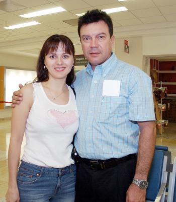 19062006 
Selene Rosales y Carlos Rubira viajaron a la Ciudad de México.