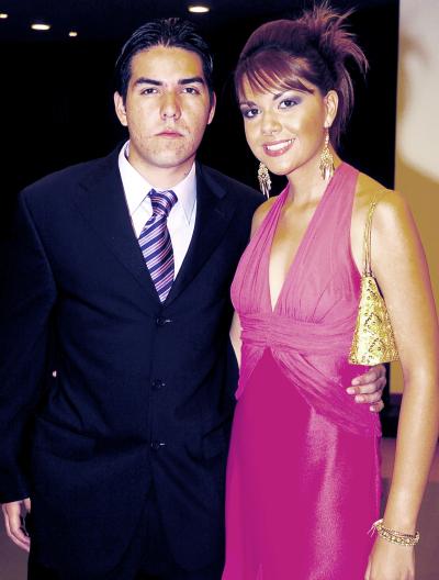 22062006 
Adriana Servín y Gerardo Serran.o